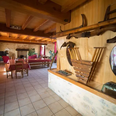D'hotes De La Noyeraie Bed & Breakfast *